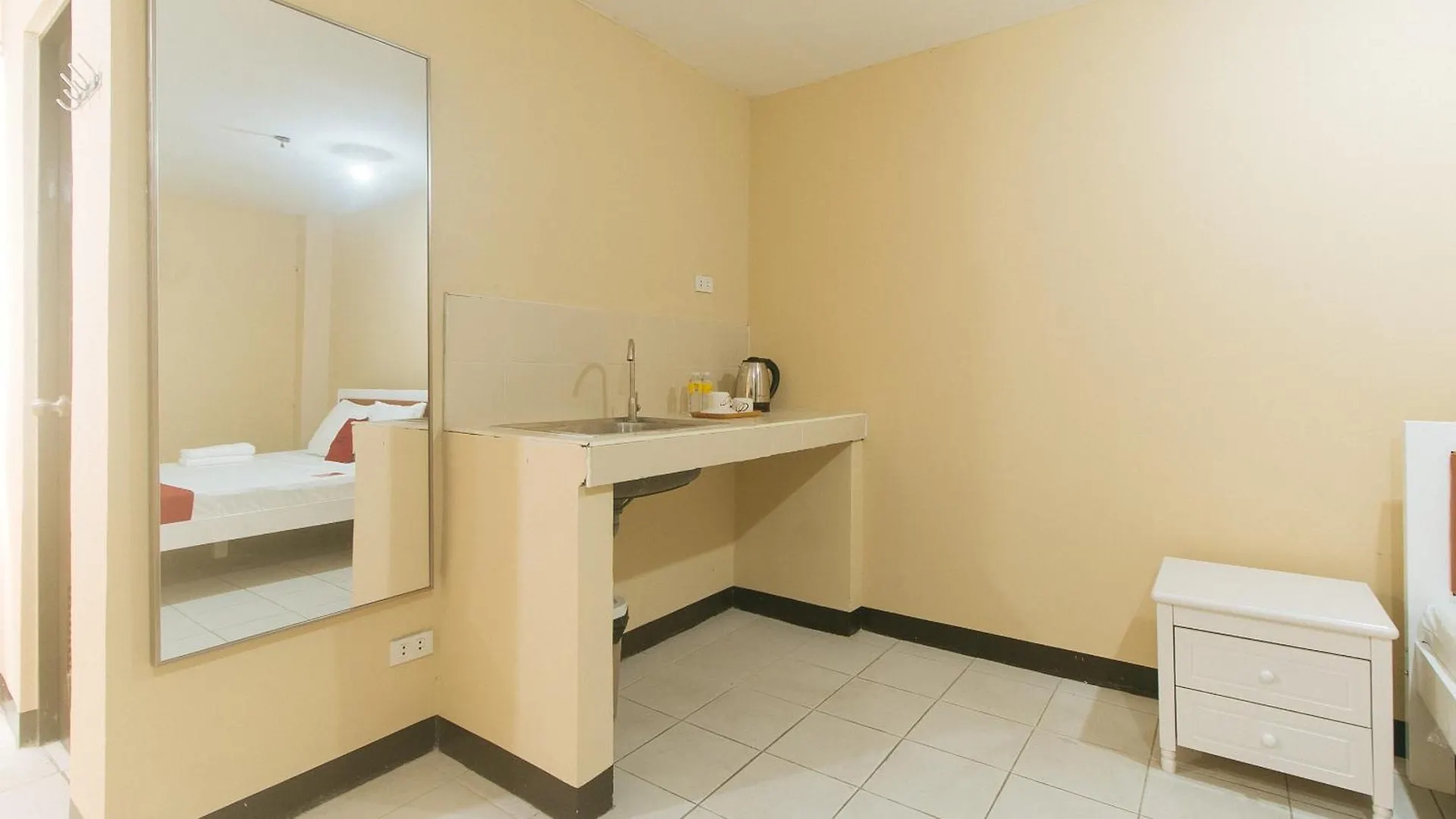 Reddoorz At Mubg Apartments Near Baclaran Church Μανίλα 0*,  Φιλιππίνες