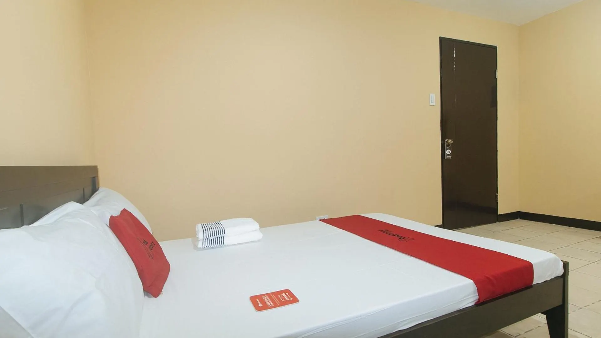 Reddoorz At Mubg Apartments Near Baclaran Church Manila Hotel