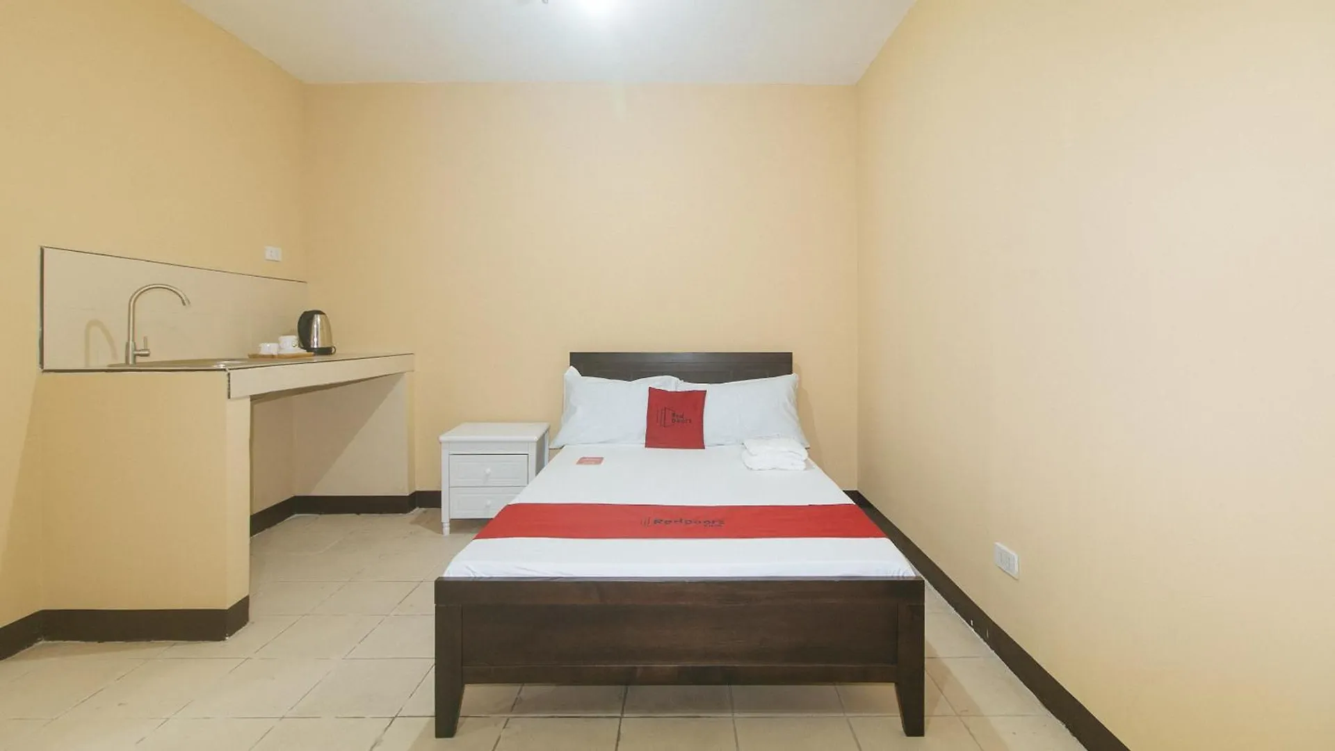 Reddoorz At Mubg Apartments Near Baclaran Church Manila Hotel