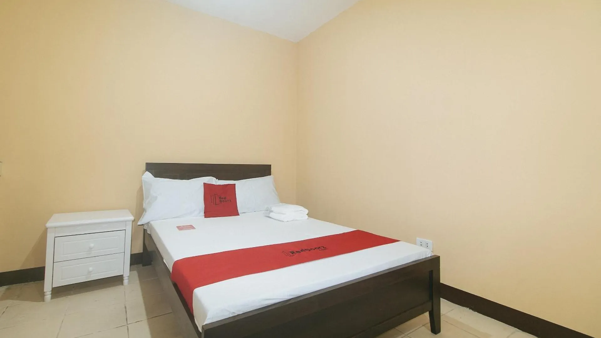 Reddoorz At Mubg Apartments Near Baclaran Church Manila