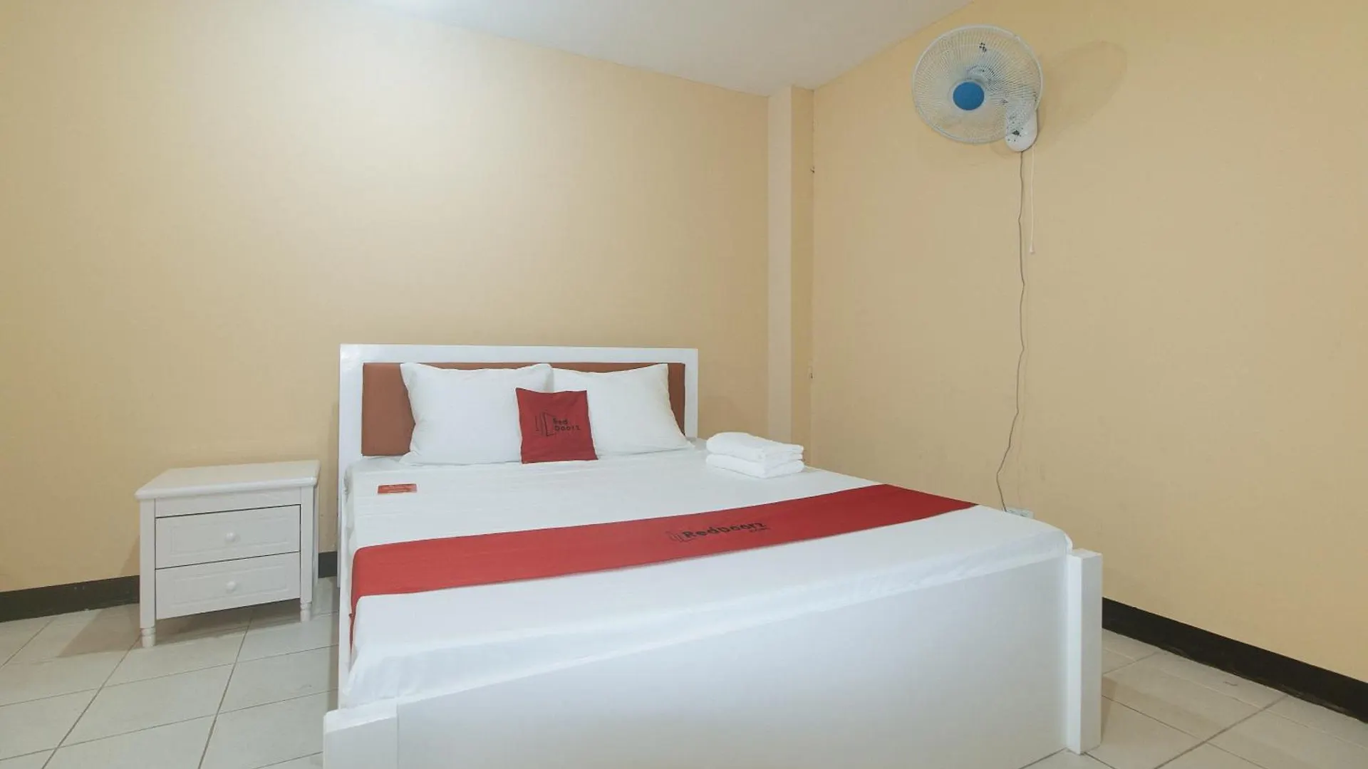 Hotel Reddoorz At Mubg Apartments Near Baclaran Church Manila Philippines