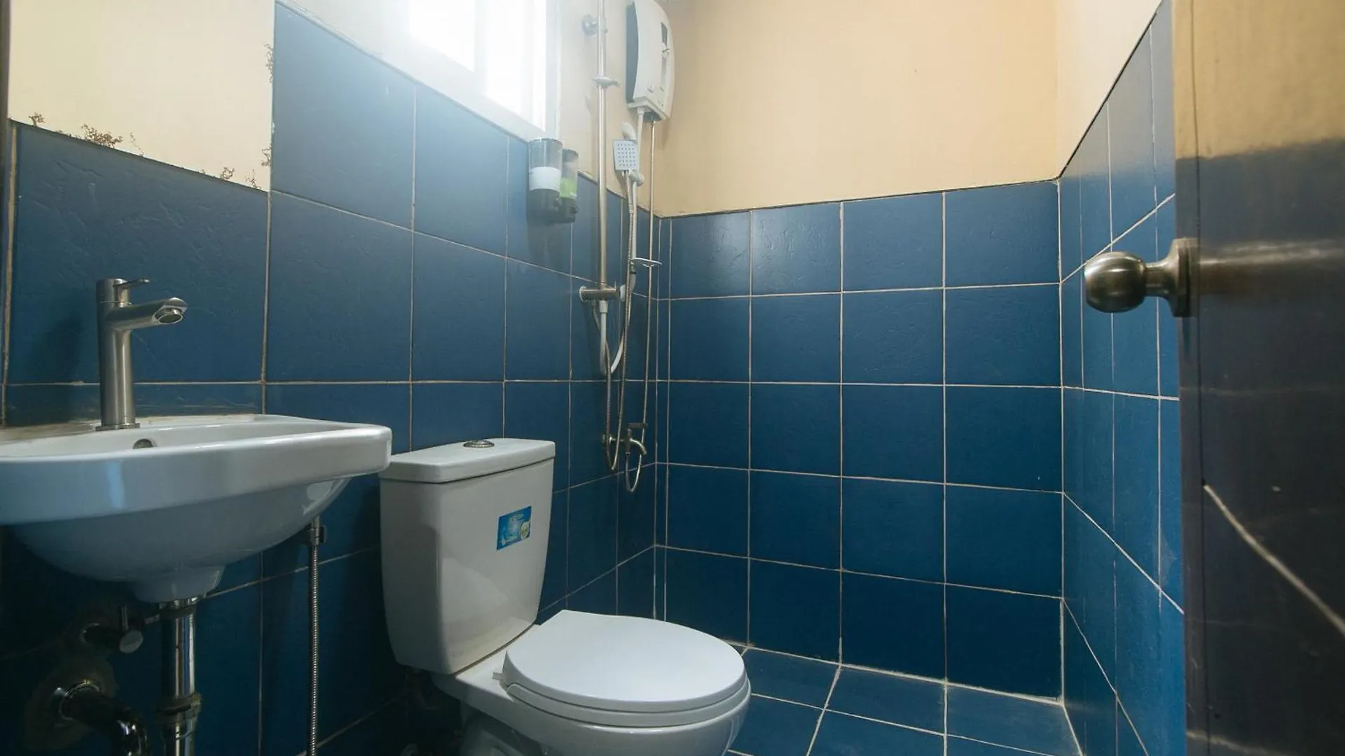 Reddoorz At Mubg Apartments Near Baclaran Church Manila Hotel