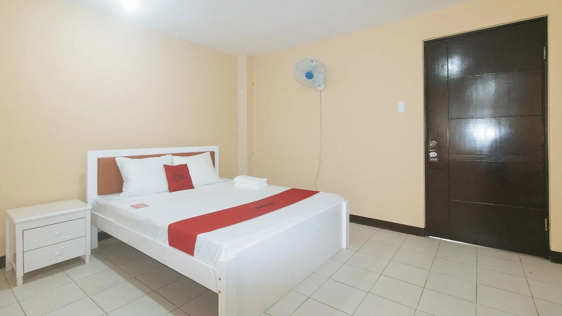 Reddoorz At Mubg Apartments Near Baclaran Church Manila 0*,